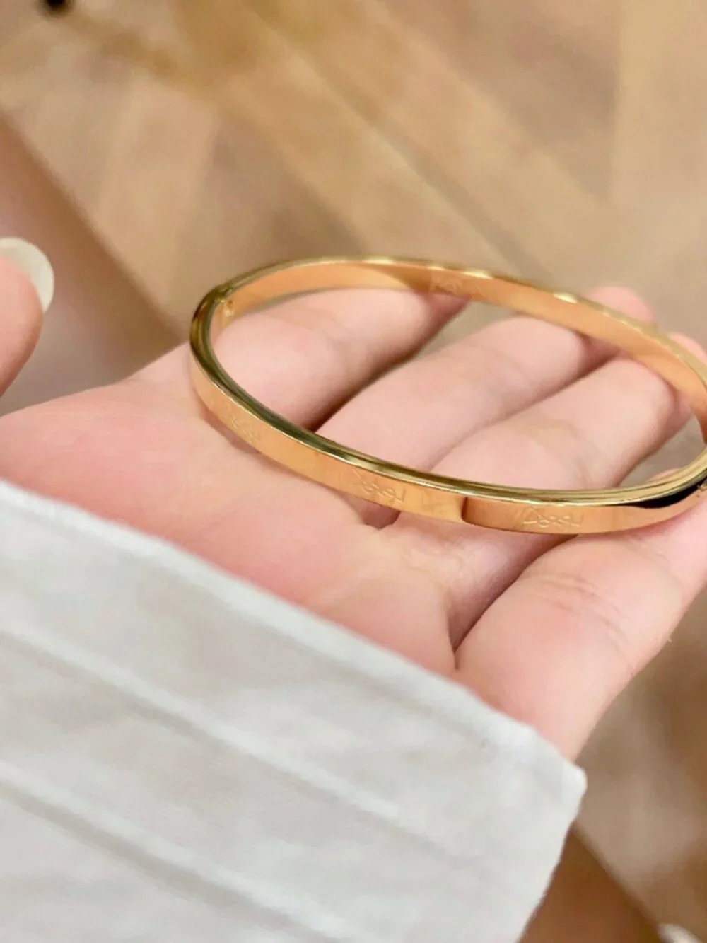Yves Saint Laurent Engraved Letter Narrow Bangle - Picture 7 of 7